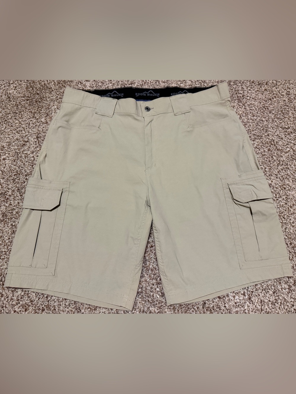 Eddie Bauer Horizon Khaki Cargo Shorts Mens 40